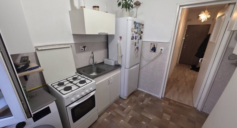 Titan - Strada Jean Steriadi