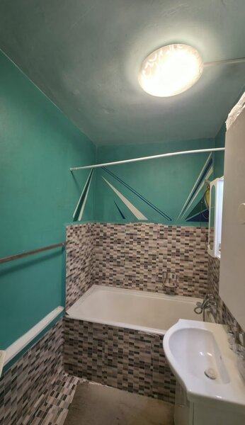 Titan - Strada Jean Steriadi