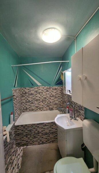 Titan - Strada Jean Steriadi